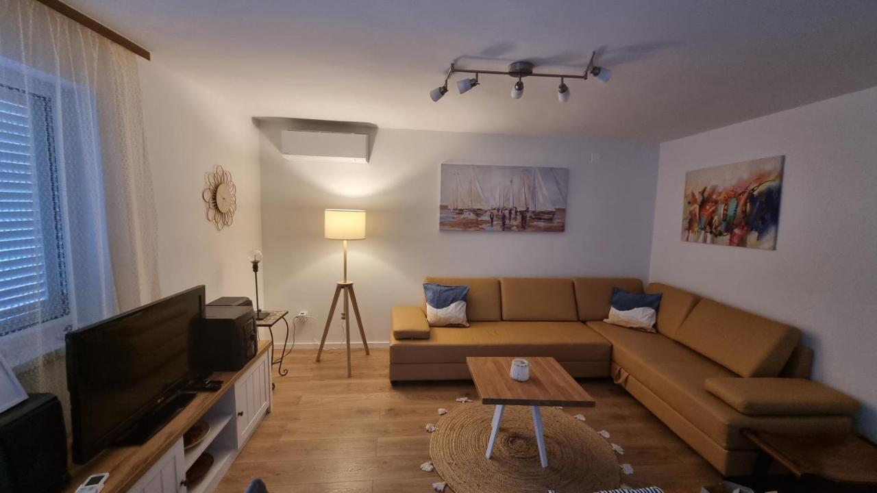 Apartman Z12 Daire Kornić Dış mekan fotoğraf