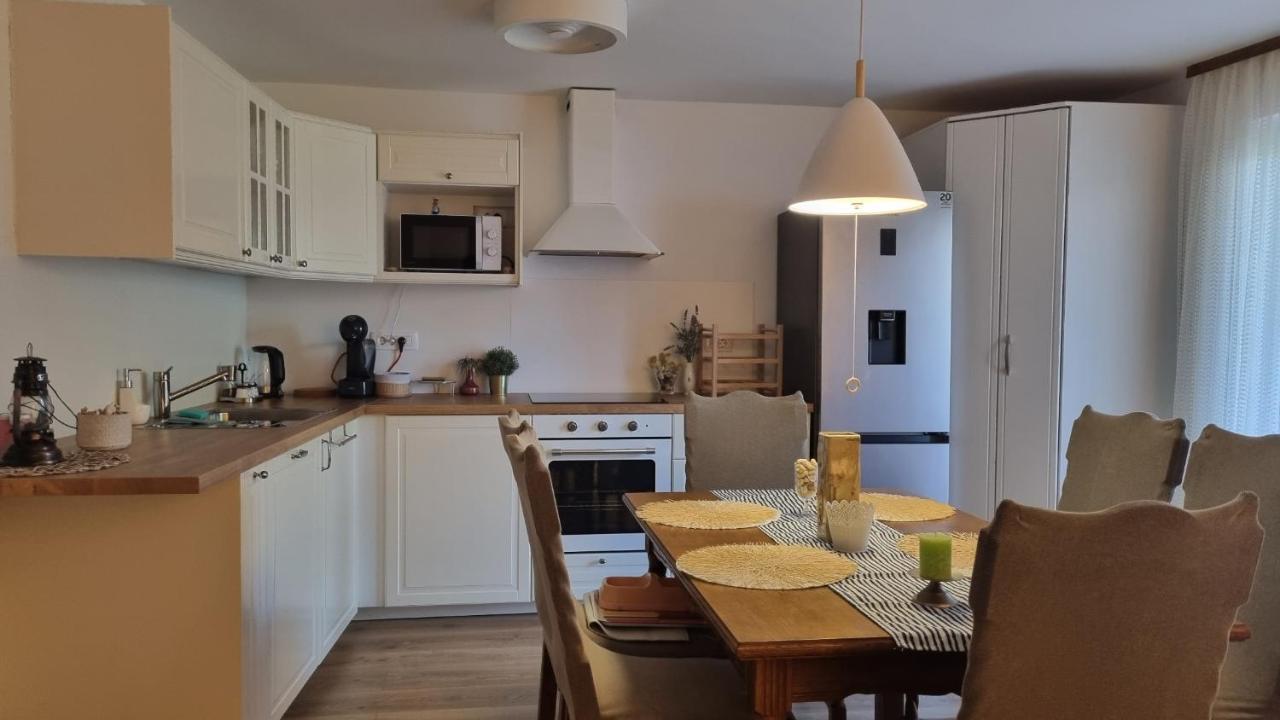 Apartman Z12 Daire Kornić Dış mekan fotoğraf